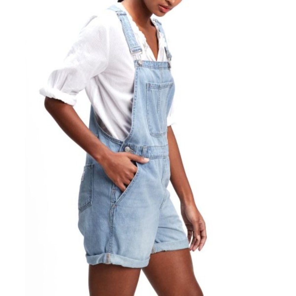 GAP Women's Demin Shortall Light Blue Size Small